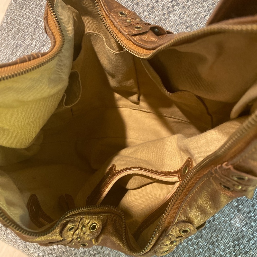 Vintage Isabella Fiore Genuine Soft Glove Leather Embellished Hand/Shoulder Bag - Picture 14 of 16
